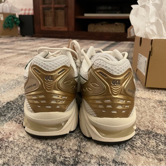 ASICS Gel-Kayano 14 sz 10. White, cream, and Olympic gold. Brand new—never worn. - Picture 7 of 7